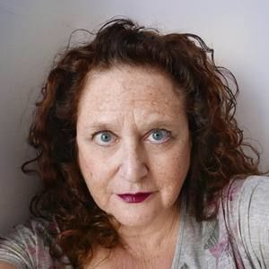 Meet your Posher, Eva